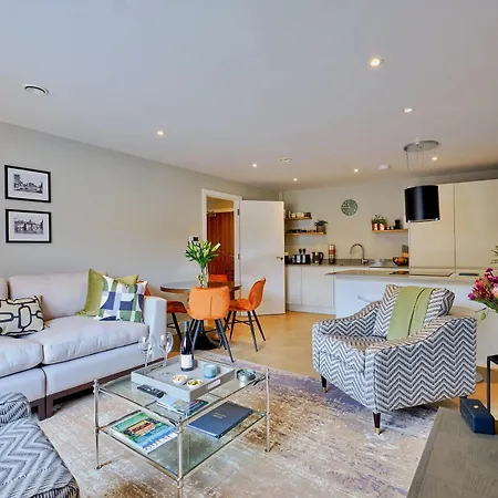 Lambert House Apartment *