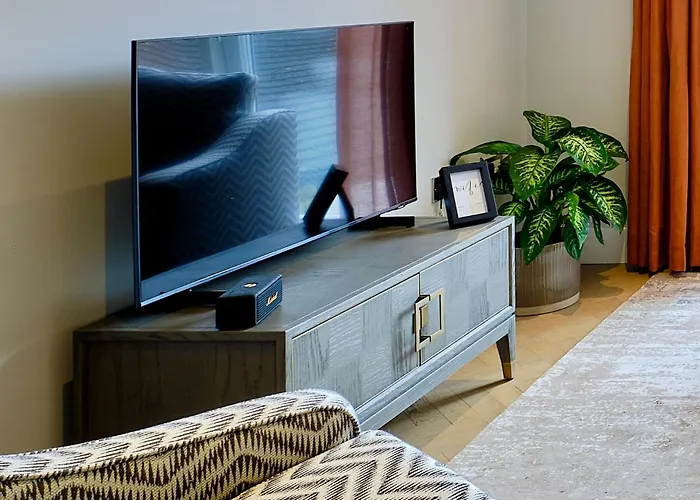 Lambert House Apartman *