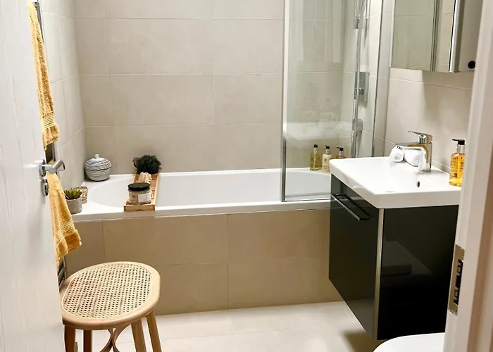 Lambert House Apartman *