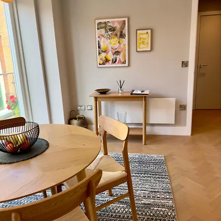 Daire Lambert House *